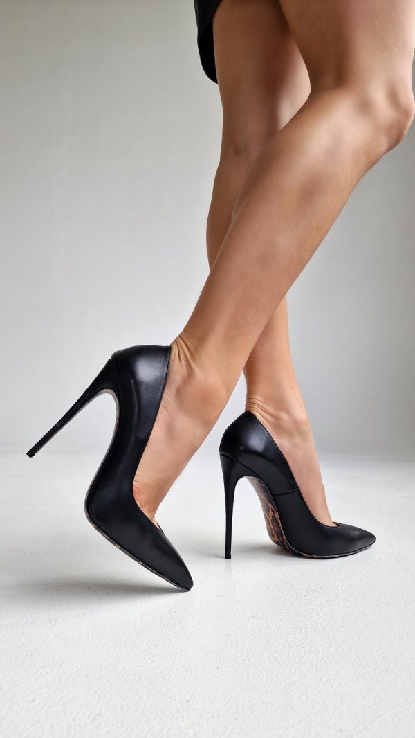 WOMEN'S SHOES MADE OF BLACK GENUINE LEATHER WITH A LEOPARD PRINT SOLE AND HIGH HEELS - Image 4