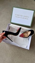 STILETTO HEELS IN GENUINE BLACK SUEDE WITH A HEART-SHAPED BROOCH - Image 2