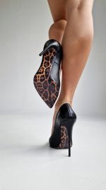 WOMEN'S SHOES MADE OF BLACK GENUINE LEATHER WITH A LEOPARD PRINT SOLE AND HIGH HEELS - Image 2