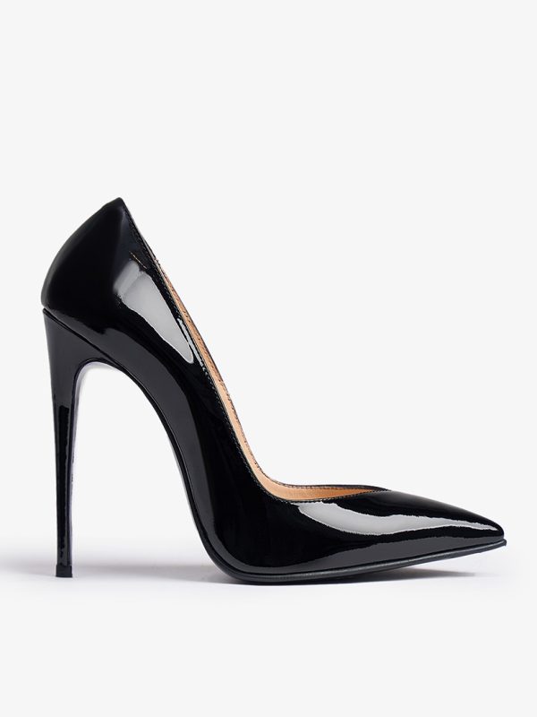 BLACK PATENT LEATHER STILETTO HEELED SHOES