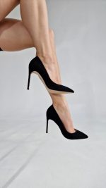 STABLE-HEELED WOMEN'S SHOES MADE OF GENUINE BLACK SUEDE