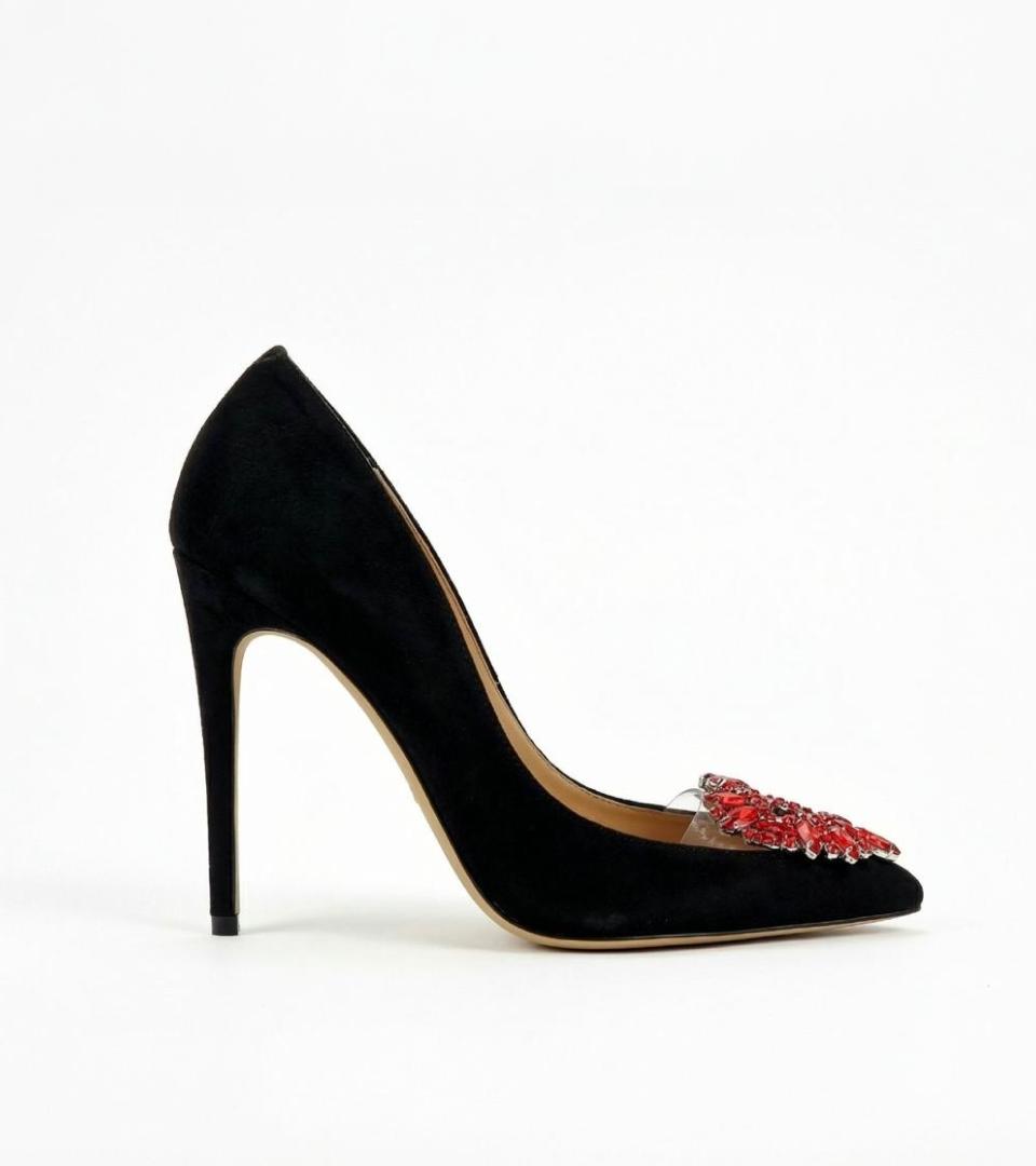 ab3198b5-8100-4b2d-a563-cf30bb9a0206 SHOES QUEEN WITH A BROOCH - Image 1