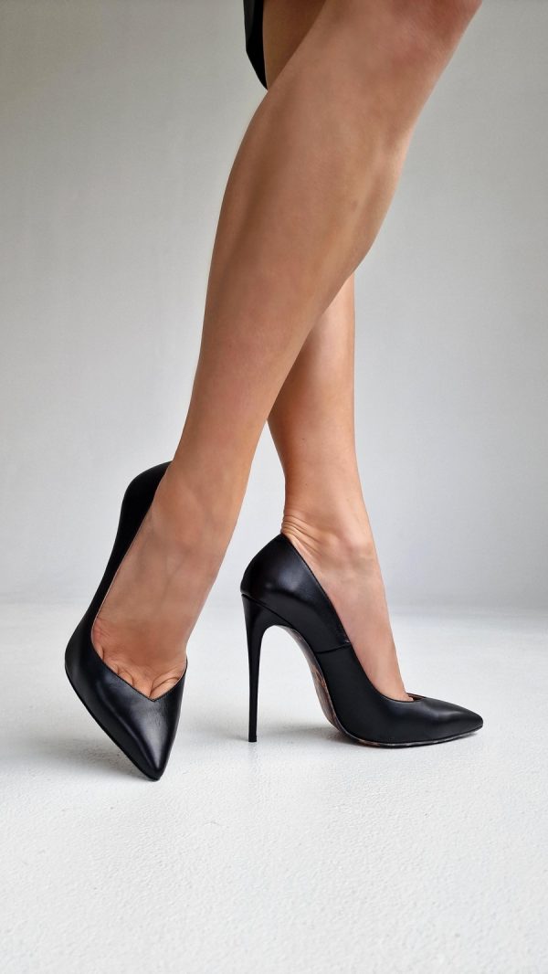 WOMEN'S SHOES MADE OF BLACK GENUINE LEATHER WITH A LEOPARD PRINT SOLE AND HIGH HEELS - Image 5