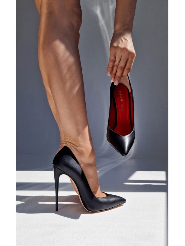 BLACK LEATHER SHOES WITH RED INSOLE