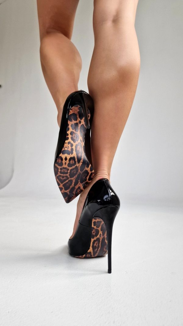 WOMEN'S SHOES MADE OF GENUINE PATENT LEATHER, BLACK, WITH LEO SOLES AND HIGH HEELS - Image 4