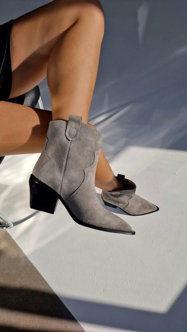 COSSACKS SHORT MADE OF NATURAL SUEDE IN GRAY COLOR - Image 1